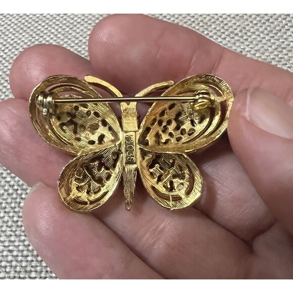 Vintage Butterfly Brooch Goldtone Rhinestone - Picture 6 of 9